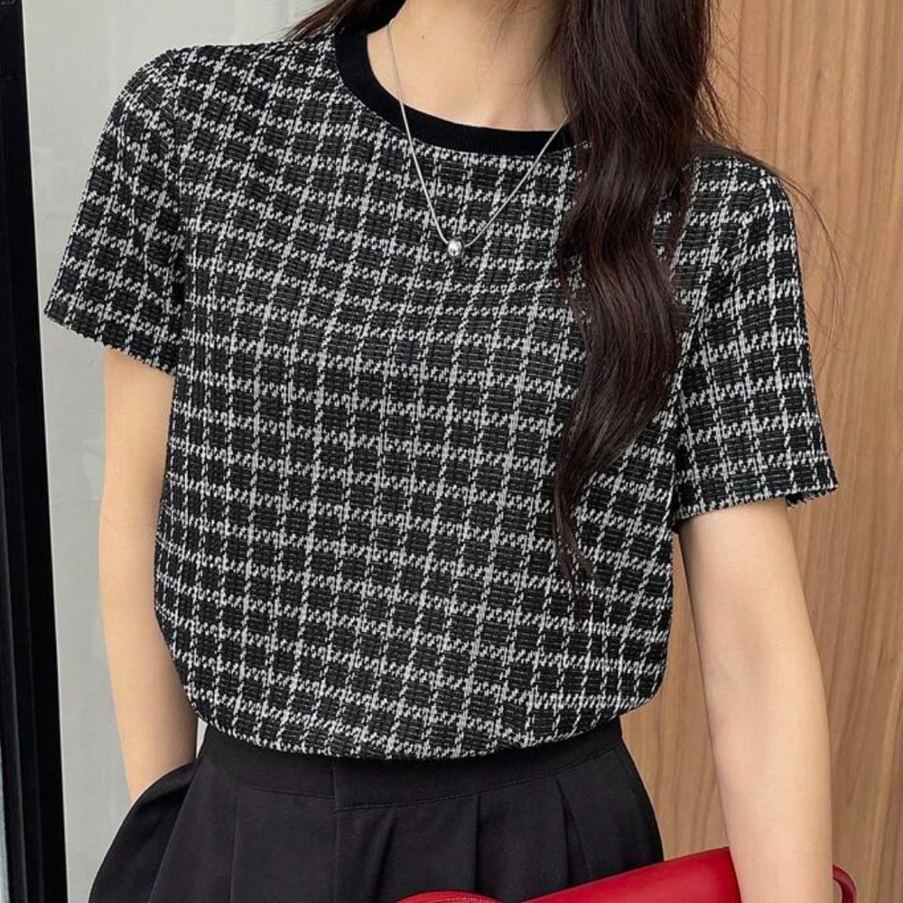 B&W Patterned T-Shirt Style Top - Size XL